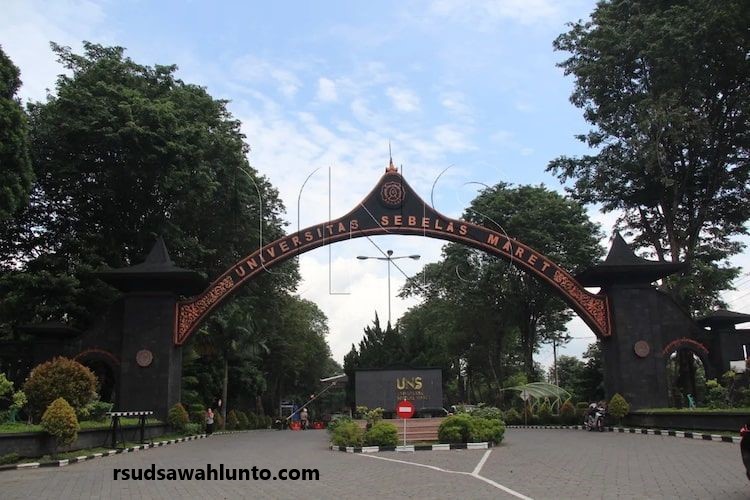 4 Referensi Universitas Solo Terbaik & Terbaru 2023